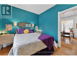 210 RUSSELL STREET - 19