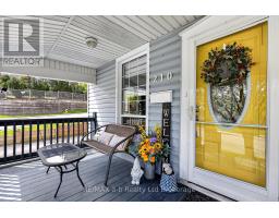 210 RUSSELL STREET - 43