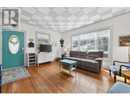 210 RUSSELL STREET - 7