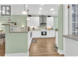 10 - 513 NOVA SCOTIA COURT - 11