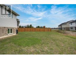 9 CLOVER CIRCLE - 39