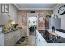 121 KING STREET W - 26