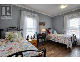 121 KING STREET W - 33