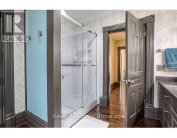 121 KING STREET W - 35