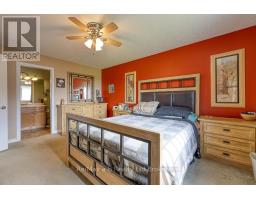 49 KERR CRESCENT - 11