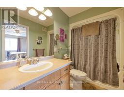 49 KERR CRESCENT - 12