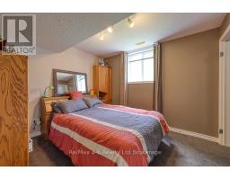 49 KERR CRESCENT - 20