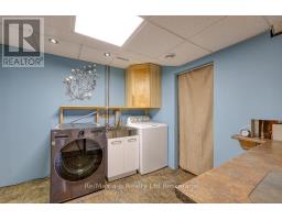 49 KERR CRESCENT - 22