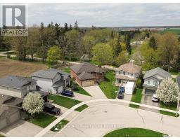 49 KERR CRESCENT - 24