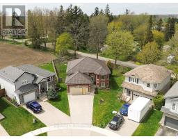 49 KERR CRESCENT - 25