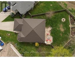 49 KERR CRESCENT - 27