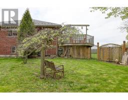 49 KERR CRESCENT - 28