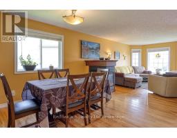 49 KERR CRESCENT - 6