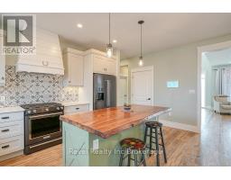 82 SUNVIEW DRIVE - 14