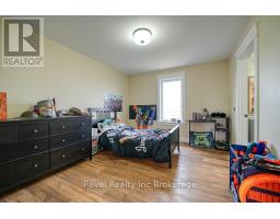 82 SUNVIEW DRIVE - 22
