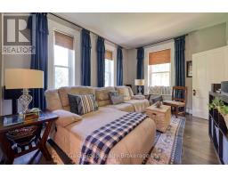 109 HURON STREET - 14