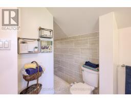 109 HURON STREET - 33