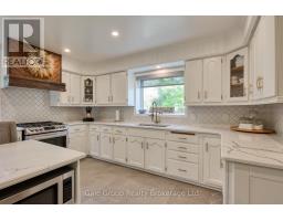 109 HURON STREET - 9