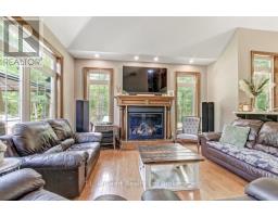 21 CHARLTON STREET - 7