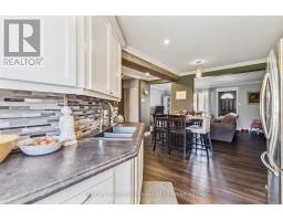 123 - 166 SOUTHDALE ROAD W - 9