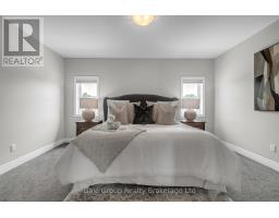 17 AMANDA AVENUE - 16