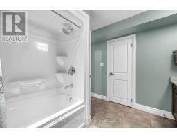 17 AMANDA AVENUE - 26