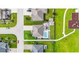 17 AMANDA AVENUE - 32