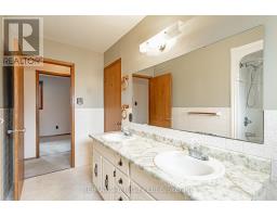 6 KIRWIN DRIVE - 23