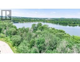 559 LEE AVENUE - 32