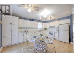 1051 DEVONSHIRE AVENUE - 11