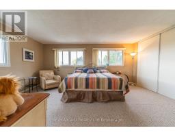 8 - 19 WREN COURT - 13