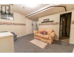 8 - 19 WREN COURT - 21