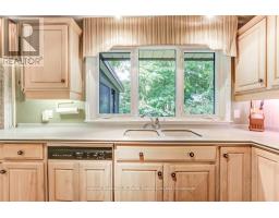 7 & 9 LISGAR COURT - 12