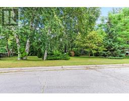 7 & 9 LISGAR COURT - 33