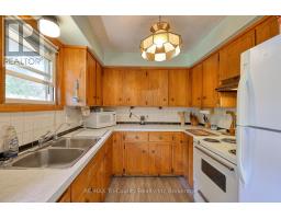 15 PEGGY AVENUE - 10