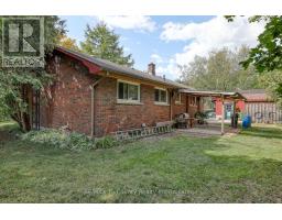 15 PEGGY AVENUE - 27