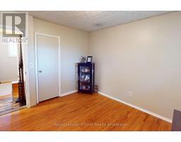 6 ELMWOOD CRESCENT - 12