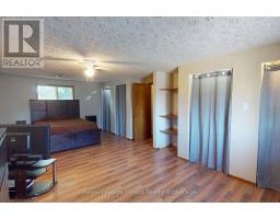 6 ELMWOOD CRESCENT - 21