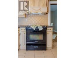 714 GLADSTONE DRIVE - 17