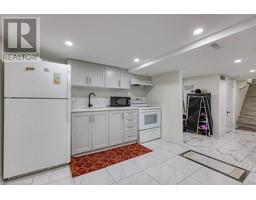 734 DUNDAS Street - 29