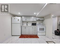 734 DUNDAS Street - 31