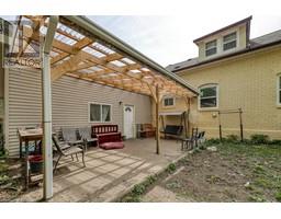 734 DUNDAS Street - 36