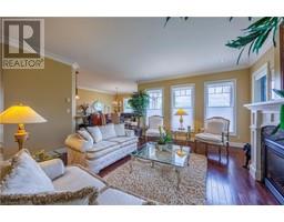 22 BOBOLINK Drive - 8