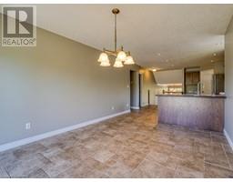 575 HUMMINGBIRD Crescent - 29