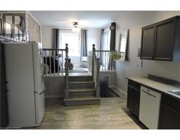 14 ELGIN STREET W - 6