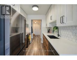 809 - 986 HURON STREET - 12