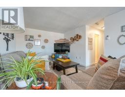 809 - 986 HURON STREET - 16