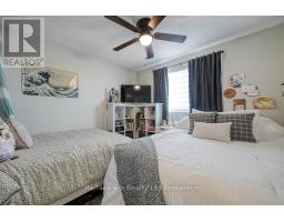 809 - 986 HURON STREET - 20