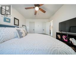 809 - 986 HURON STREET - 23