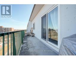 809 - 986 HURON STREET - 24